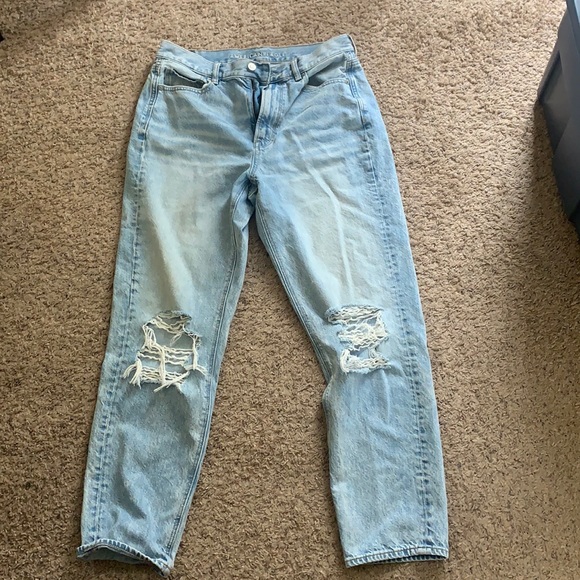American Eagle Outfitters Denim - Light wash mom jeans from AE, size 8